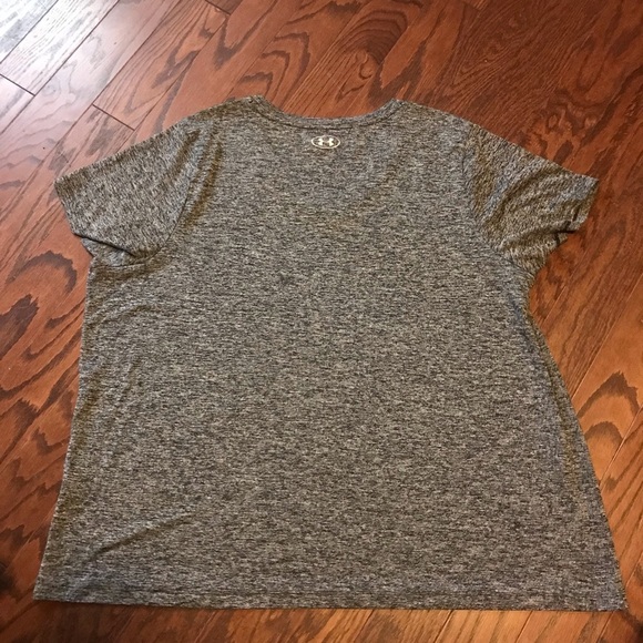 Under amour v cut dri fit shirt - Picture 4 of 8